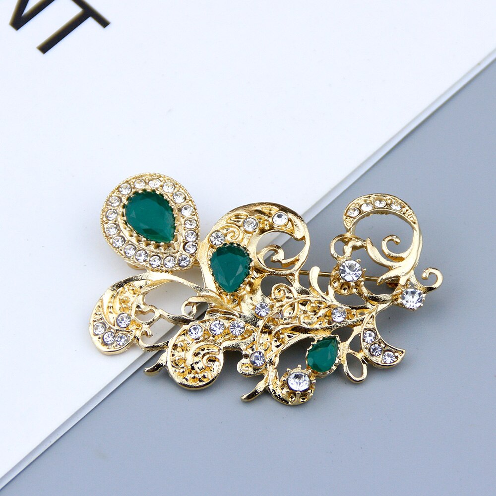 ANCIENNE BROCHE corbeille de fleurs stylisées en CÉRAMIQUE ANCIENNE BROCHE corbeille de fleurs stylisées en CÉRAMIQUE