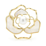broche rose blanche