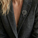 broche-ancienne-argent-vitalite-vetement-zoom