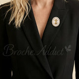 broche-camee-perles-purete-vetement-zoom