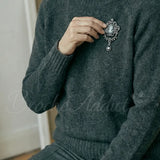 broche-camee-vintage-elegante-vetement-zoom