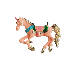 Broche cheval en émail rose