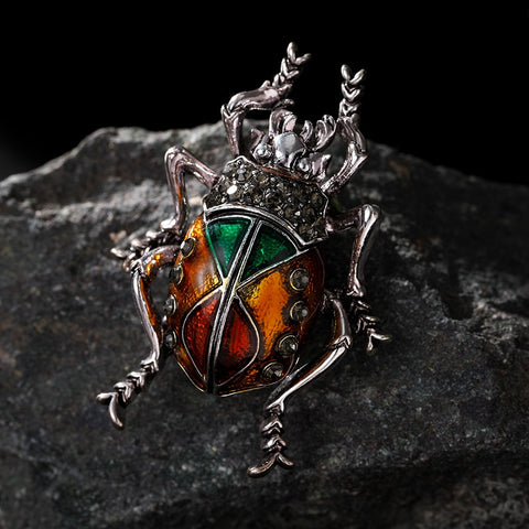 Broche scarabée ancienne de style néo-égyptien remplie d'or avec de véritables coquilles de scarabée sur France Broche scarabée ancienne de style néo-égyptien remplie d'or avec de véritables coquilles de scarabée sur France