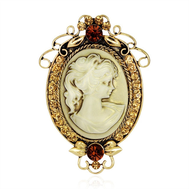 broche camée reine légendaire